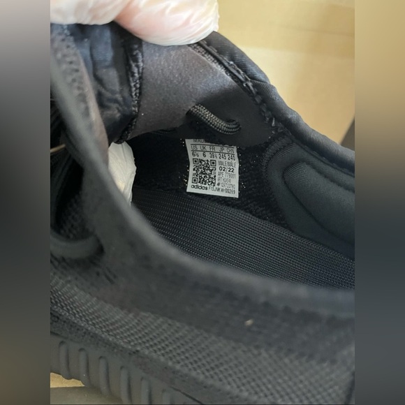 ADIDAS YEEZY BOOST 350 V2 ONYX - Picture 4 of 5
